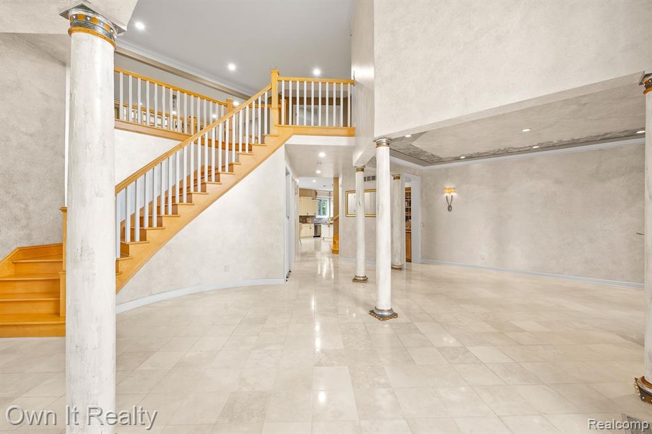 22574 Autumn Park Blvd in Novi, MI Photo 11