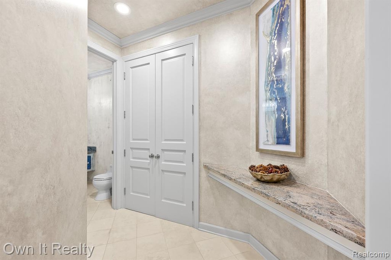 22574 Autumn Park Blvd in Novi, MI Photo 14