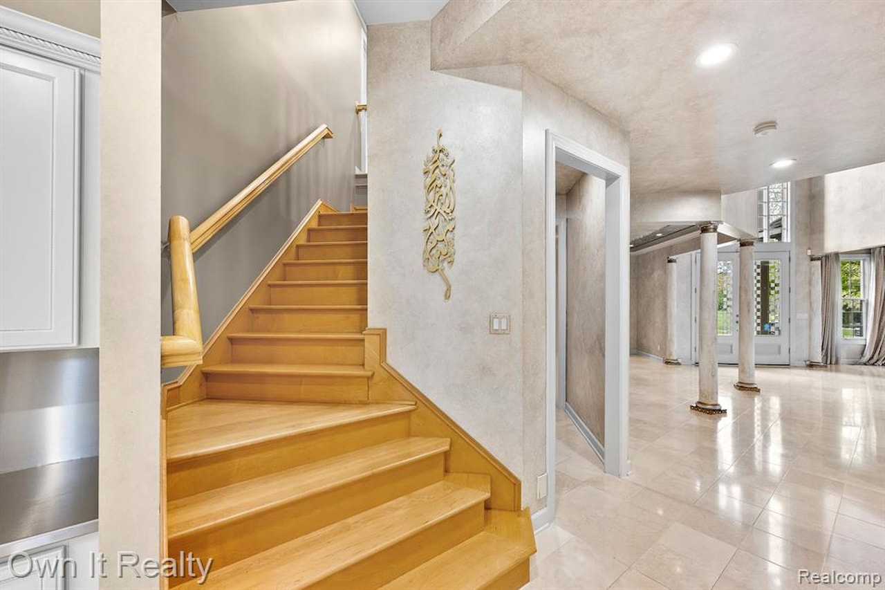 22574 Autumn Park Blvd in Novi, MI Photo 27