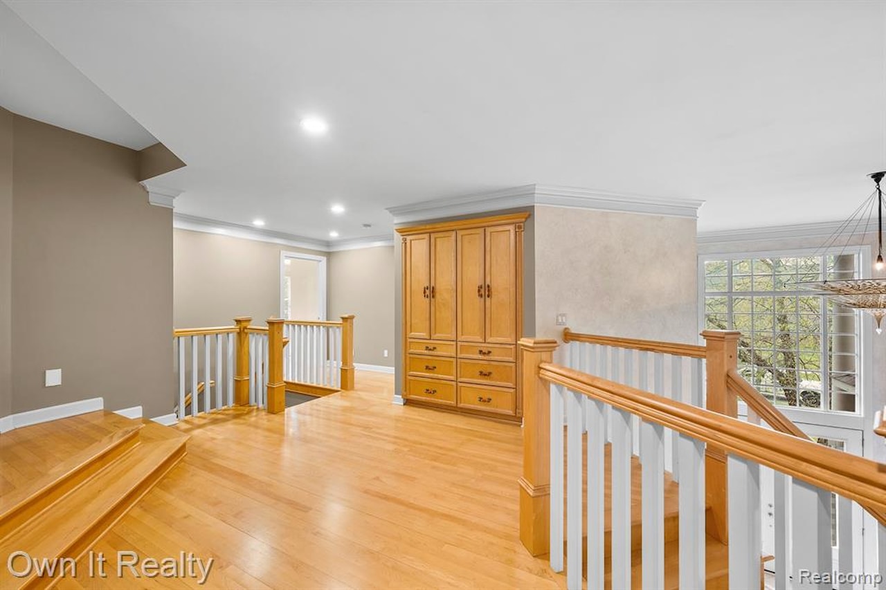 22574 Autumn Park Blvd in Novi, MI Photo 34