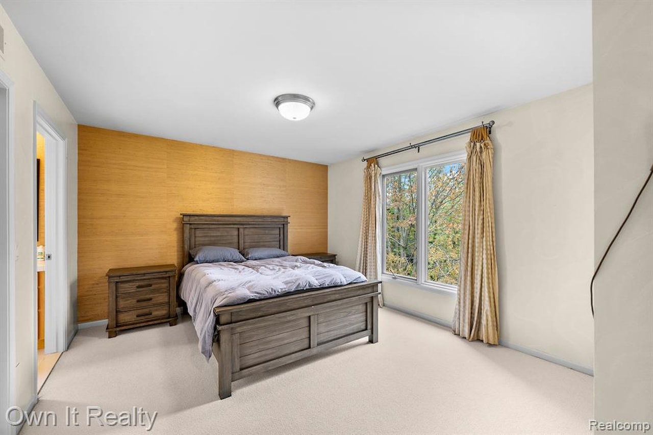 22574 Autumn Park Blvd in Novi, MI Photo 35