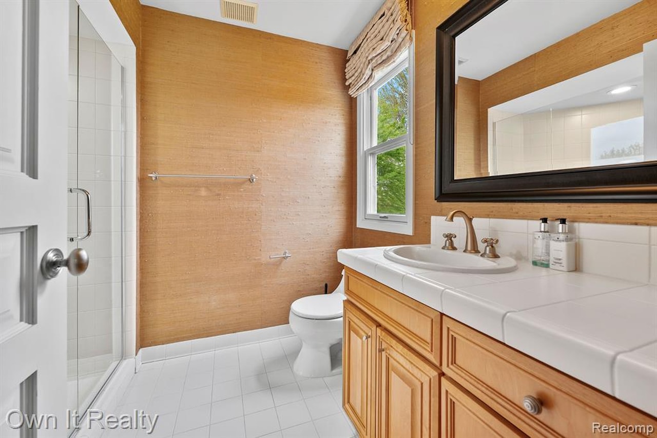 22574 Autumn Park Blvd in Novi, MI Photo 37