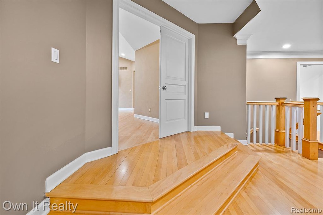 22574 Autumn Park Blvd in Novi, MI Photo 38
