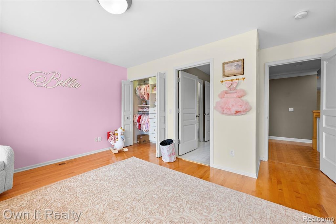 22574 Autumn Park Blvd in Novi, MI Photo 50
