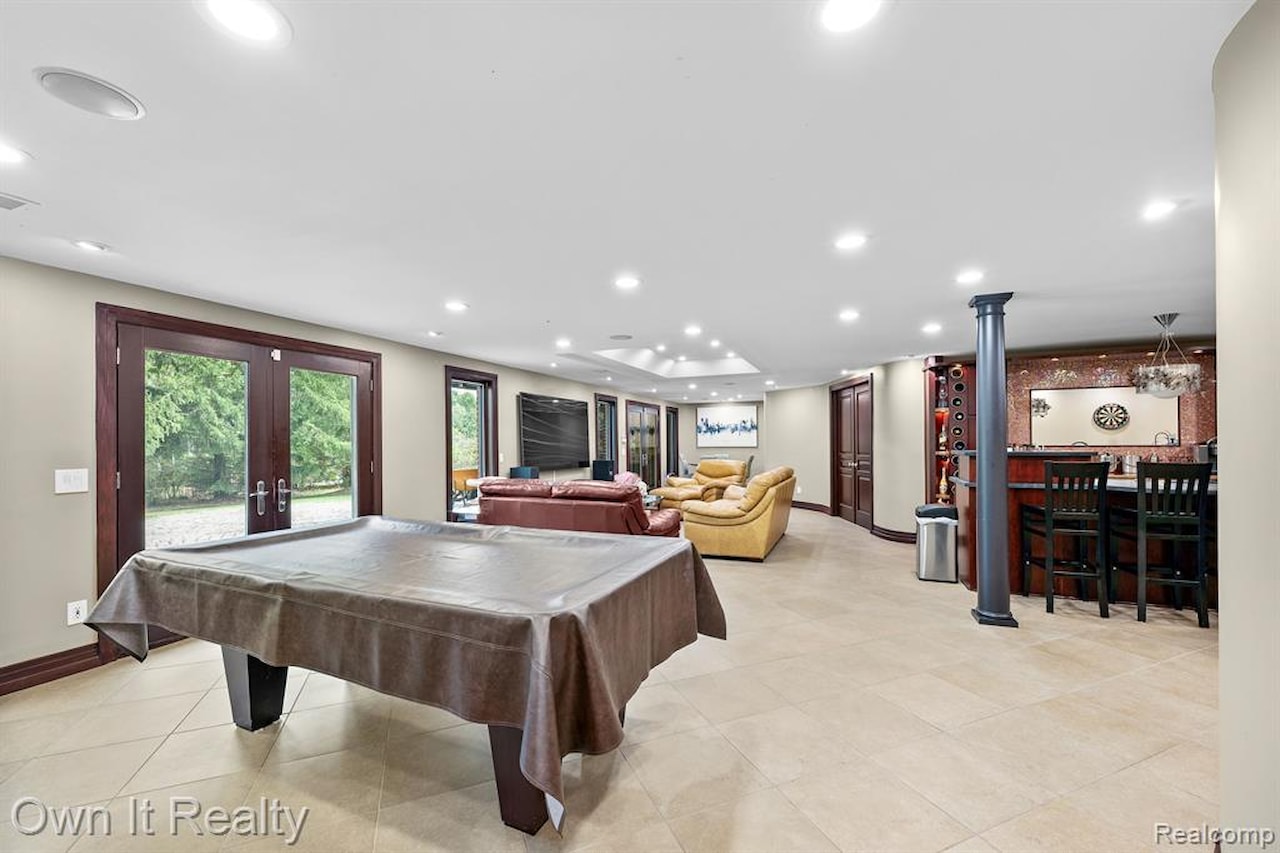 22574 Autumn Park Blvd in Novi, MI Photo 51