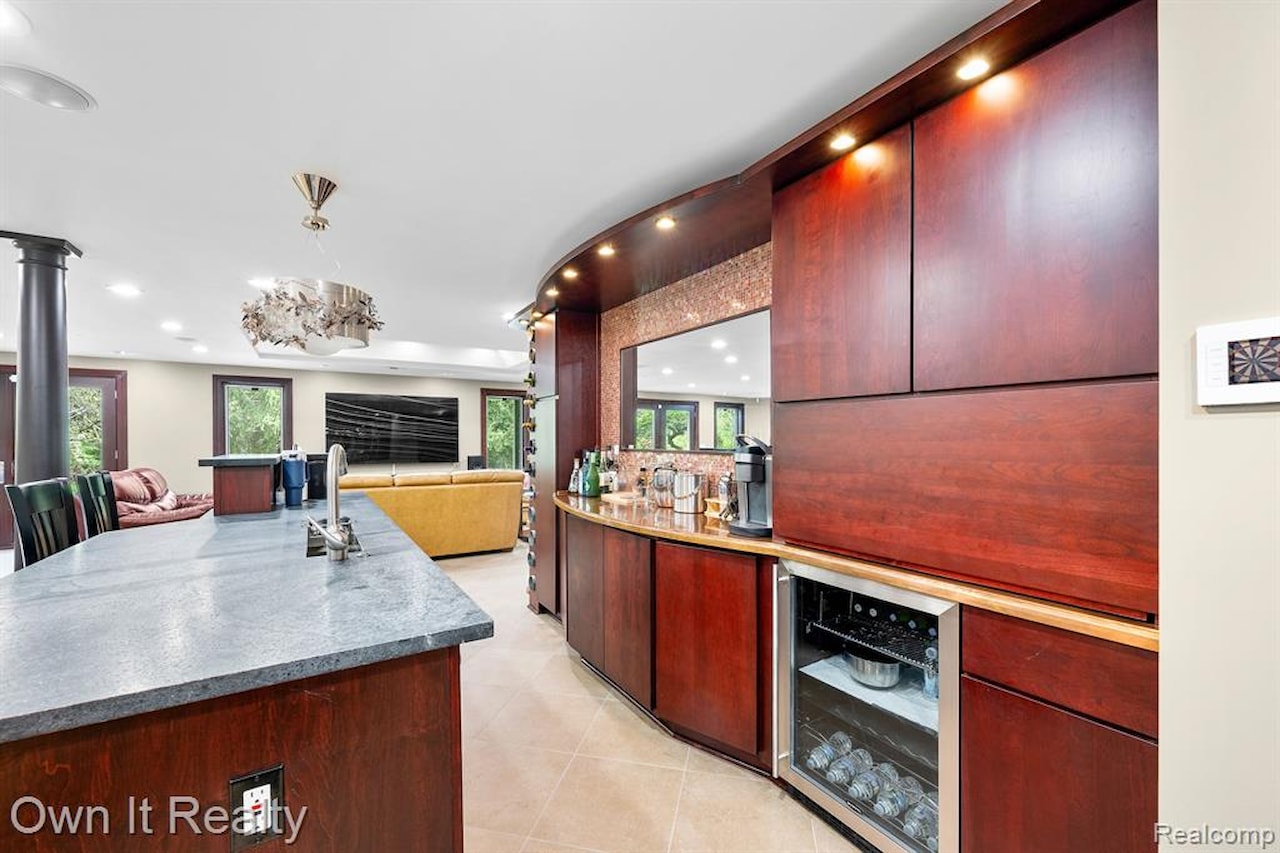 22574 Autumn Park Blvd in Novi, MI Photo 54