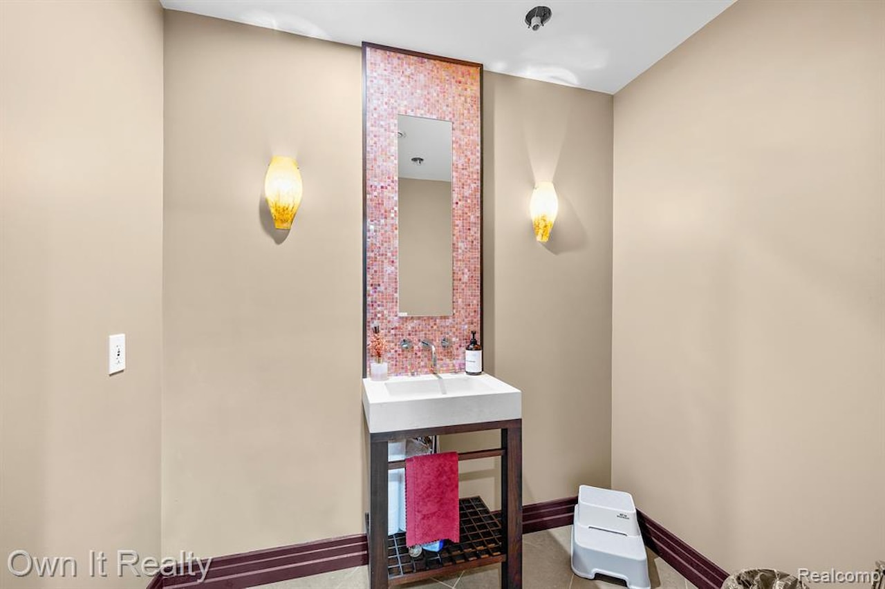 22574 Autumn Park Blvd in Novi, MI Photo 55