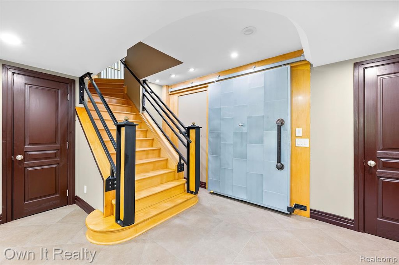 22574 Autumn Park Blvd in Novi, MI Photo 57