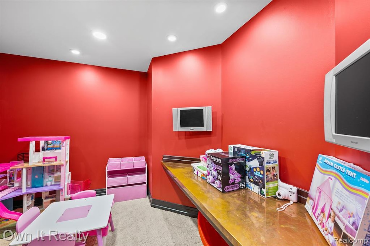 22574 Autumn Park Blvd in Novi, MI Photo 60