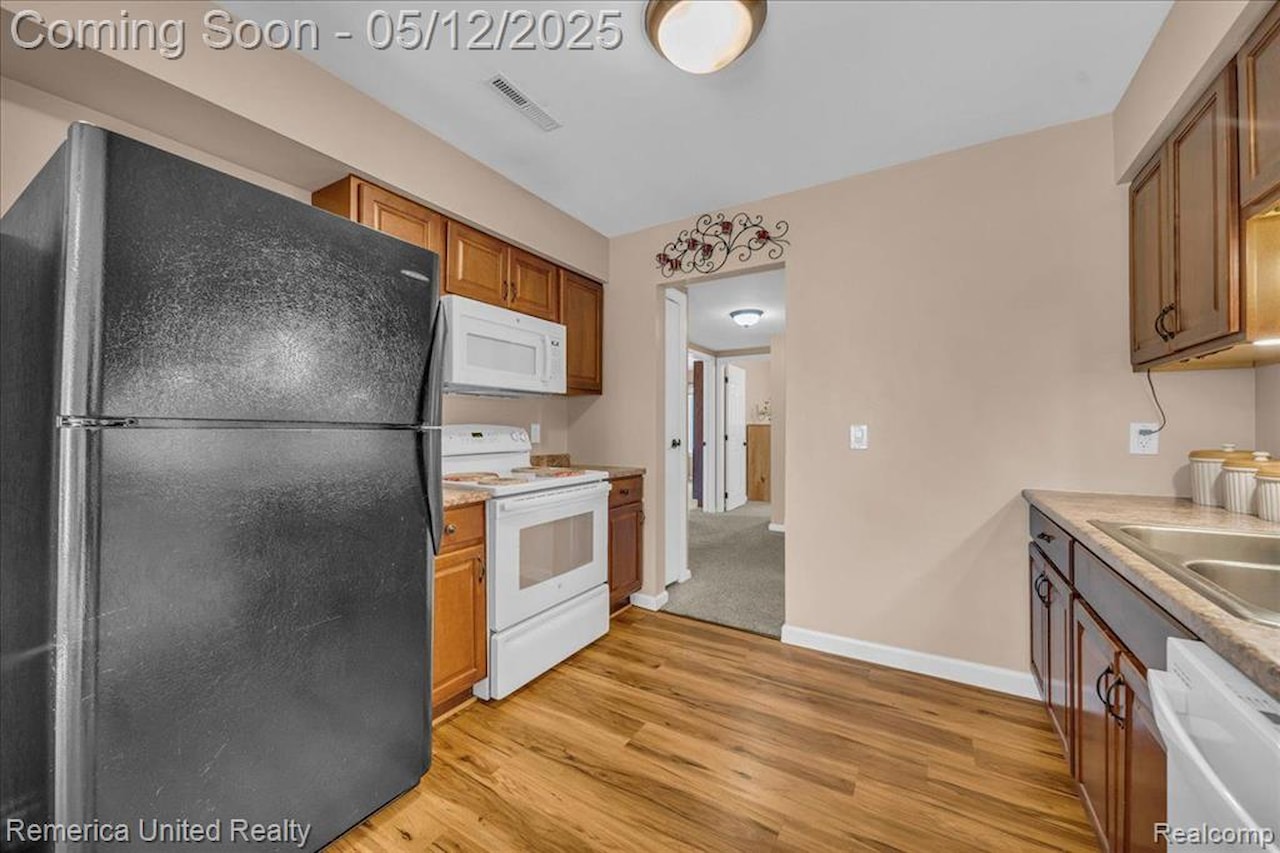 505 W Highland Rd #C13 in Howell, MI Photo 9