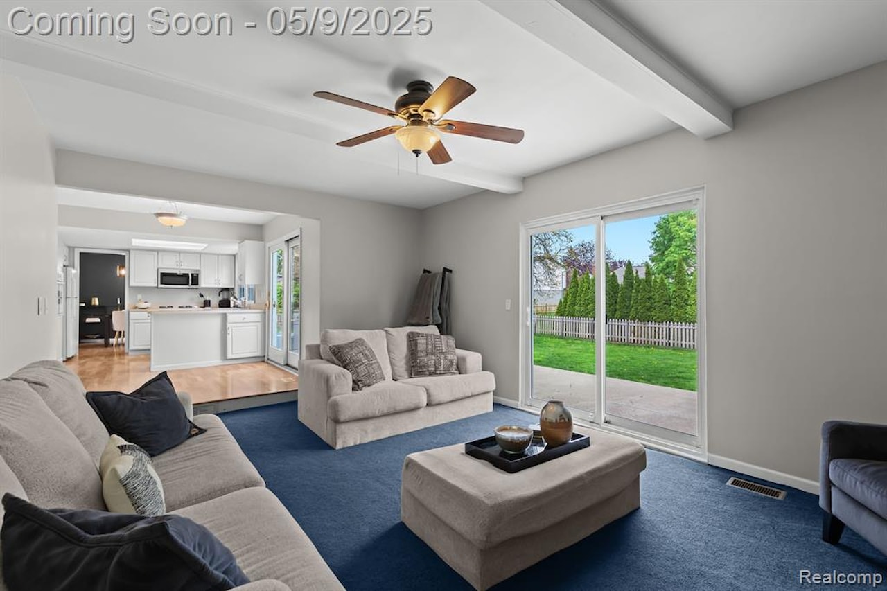 21950 Greentree Ln in Novi, MI Photo 11