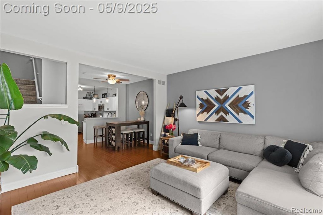 1621 Red Hickory in Howell Twp, MI Photo 7