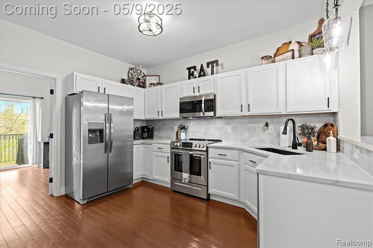 1621 Red Hickory in Howell Twp, MI Photo 11