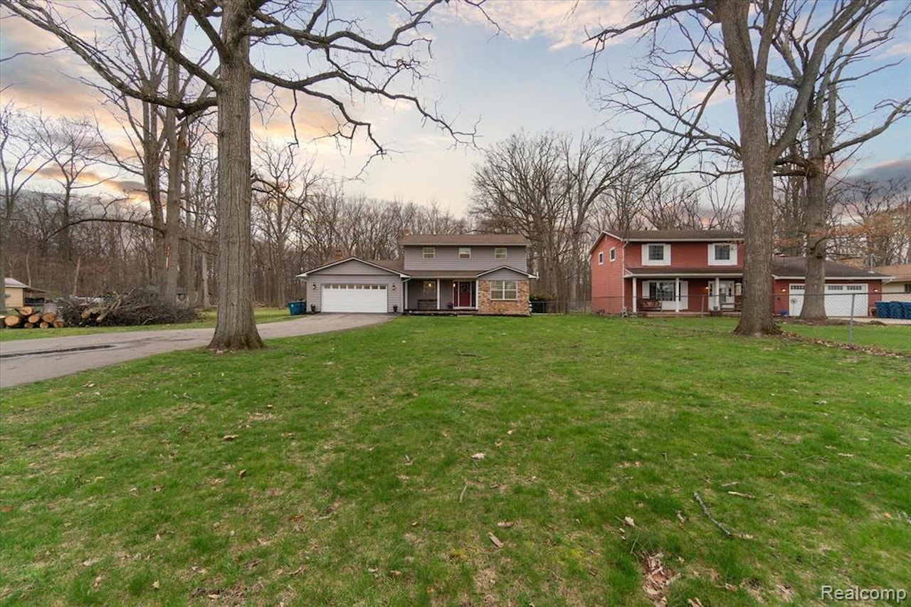 13196 Torrey Rd in Fenton Twp, MI Photo 2