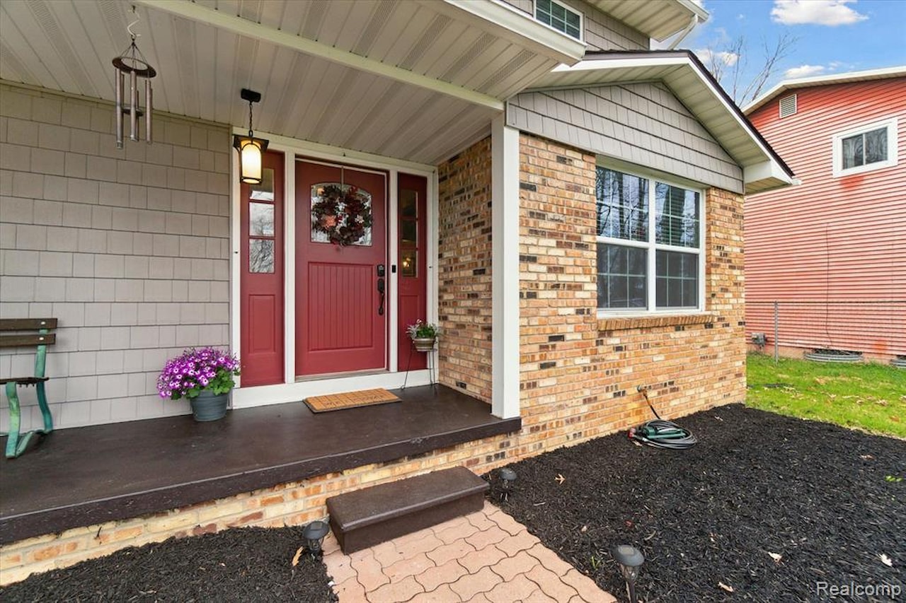 13196 Torrey Rd in Fenton Twp, MI Photo 5