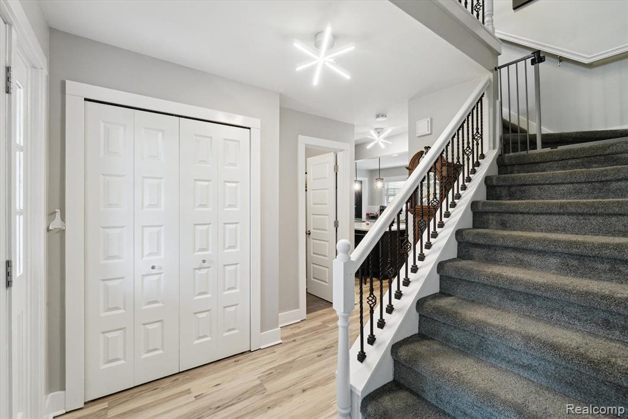 13196 Torrey Rd in Fenton Twp, MI Photo 8