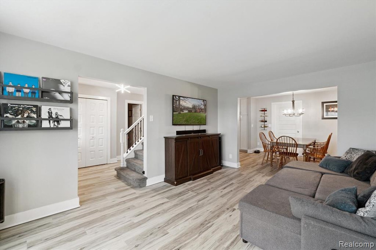13196 Torrey Rd in Fenton Twp, MI Photo 10