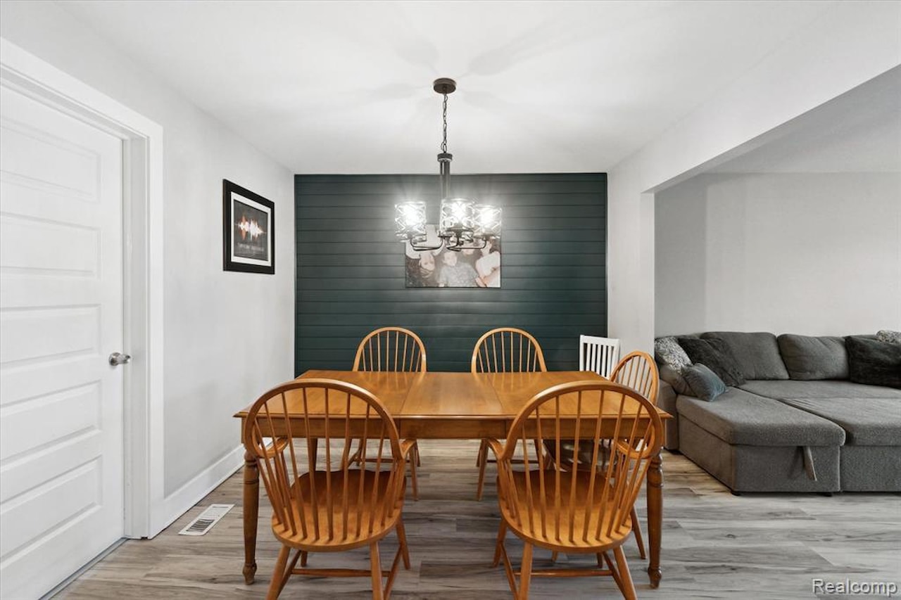 13196 Torrey Rd in Fenton Twp, MI Photo 12