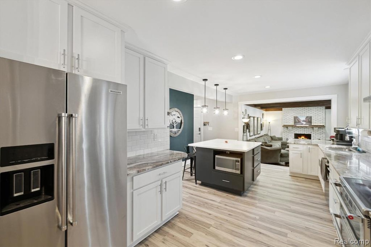 13196 Torrey Rd in Fenton Twp, MI Photo 19