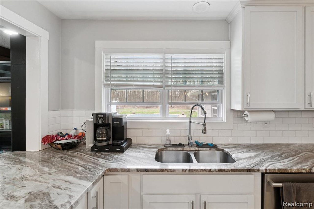 13196 Torrey Rd in Fenton Twp, MI Photo 20