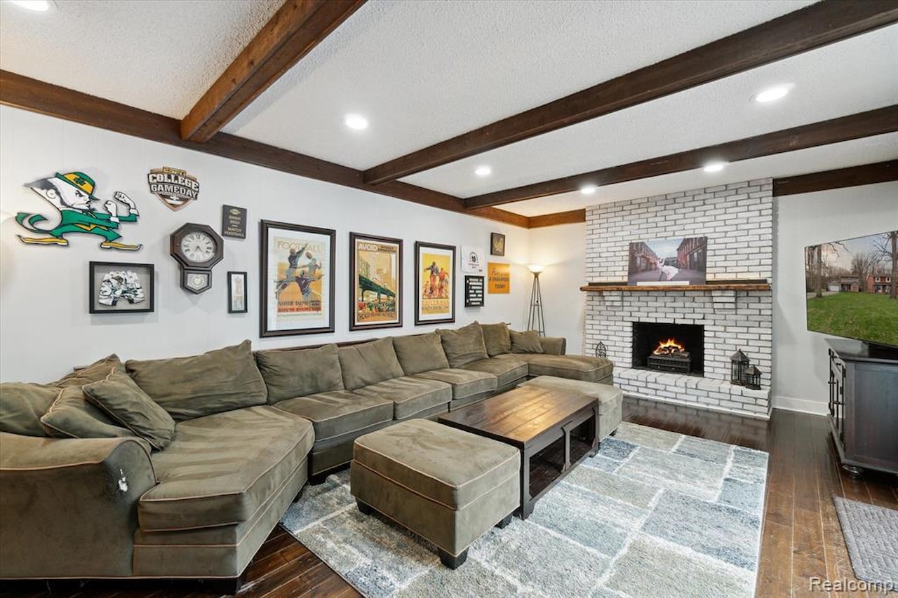 13196 Torrey Rd in Fenton Twp, MI Photo 22