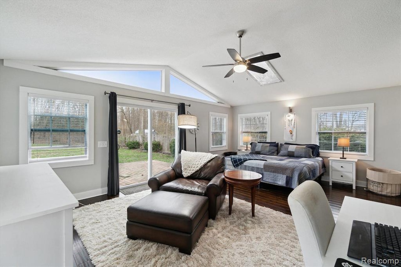 13196 Torrey Rd in Fenton Twp, MI Photo 31