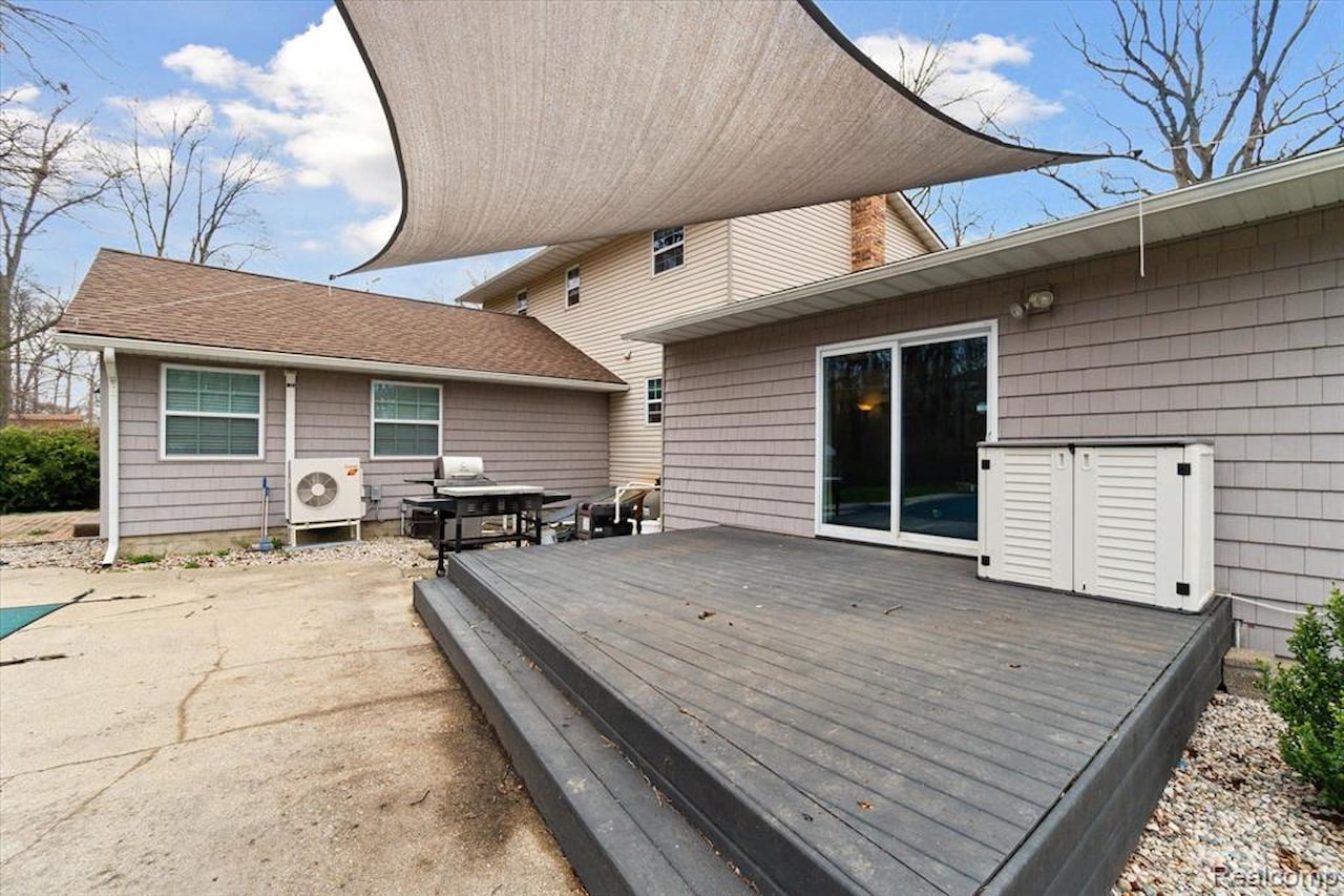 13196 Torrey Rd in Fenton Twp, MI Photo 43