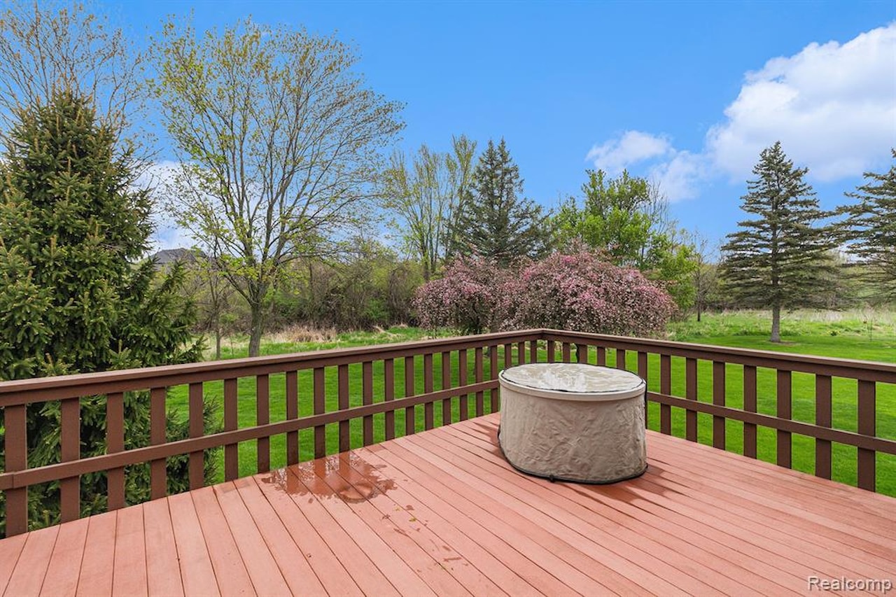 625 Applegate Ln in Grand Blanc, MI Photo 23
