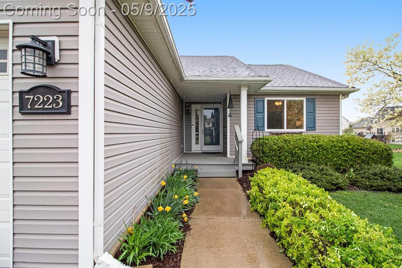 7223 Wilson Dr in Dexter, MI Photo 2