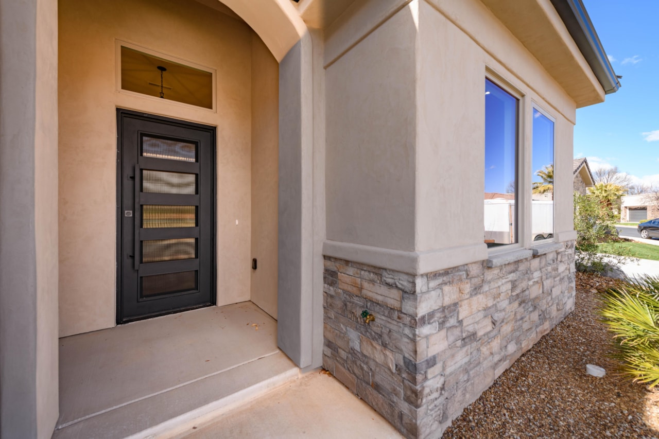 2240 W Sunbrook DR #15 St George, UT 84770 home for sale, MLS#25-261083 - Erika Rogers Photo 2