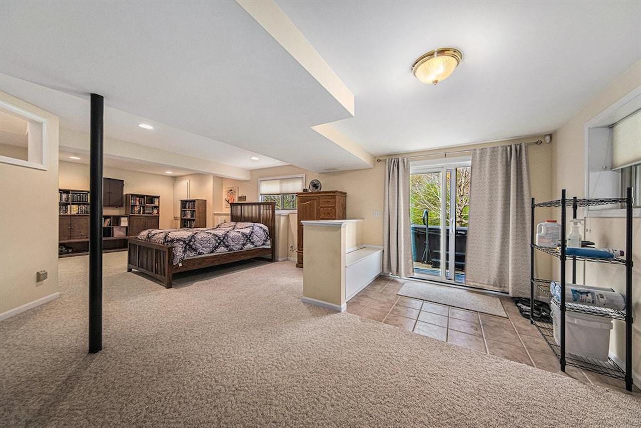 9693 Woodbend in York Twp, MI Photo 32