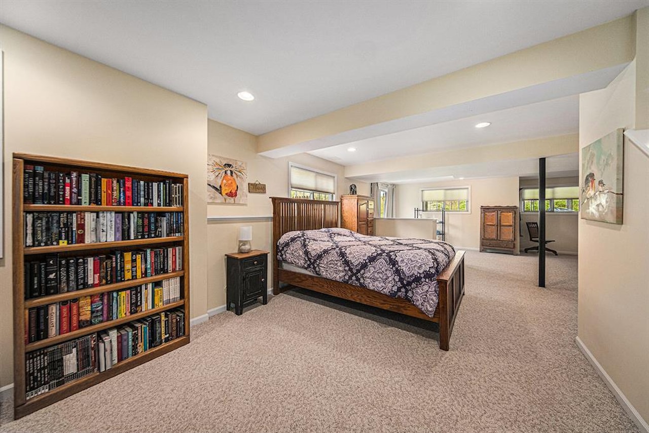 9693 Woodbend in York Twp, MI Photo 33