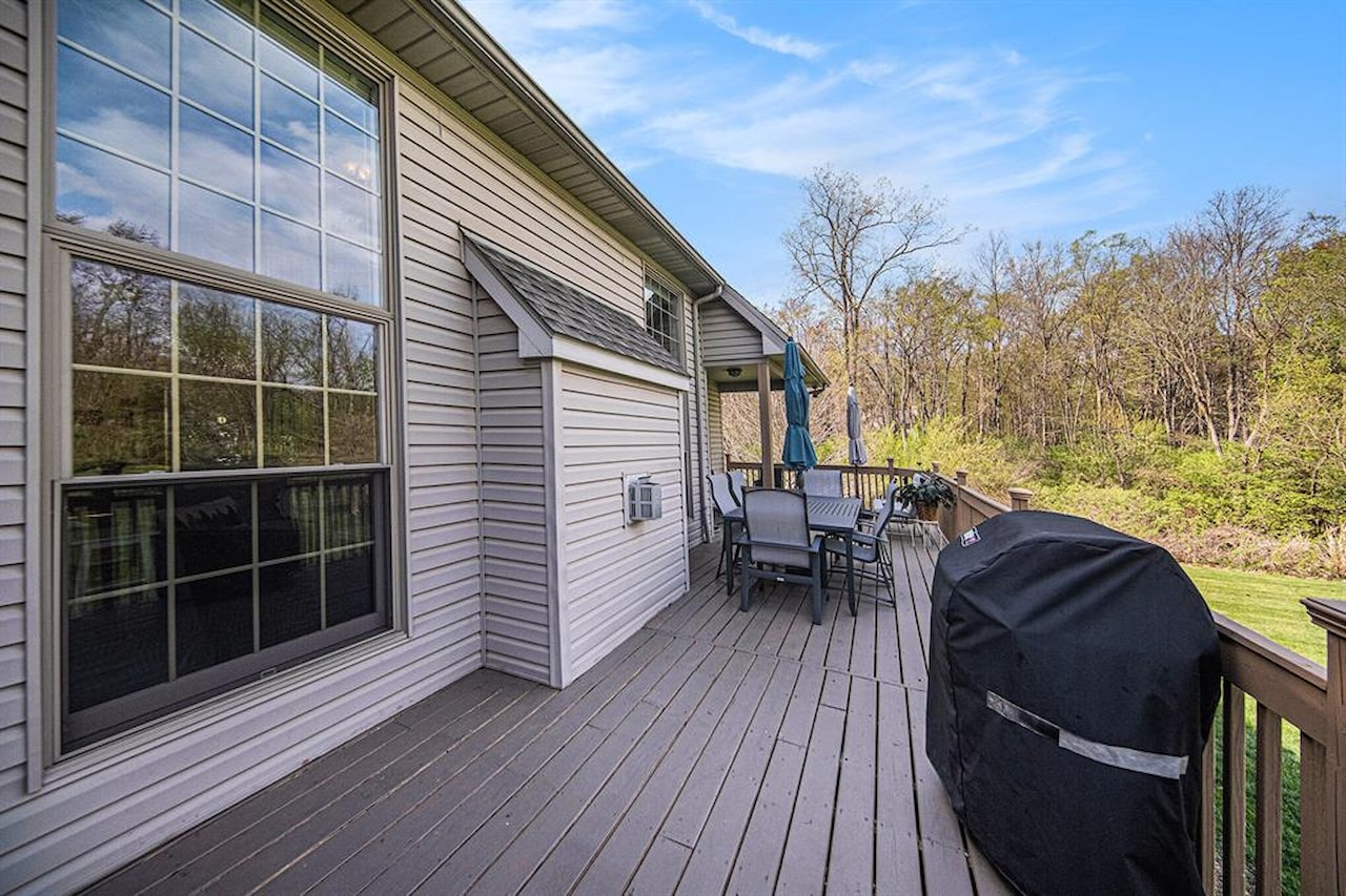 9693 Woodbend in York Twp, MI Photo 35