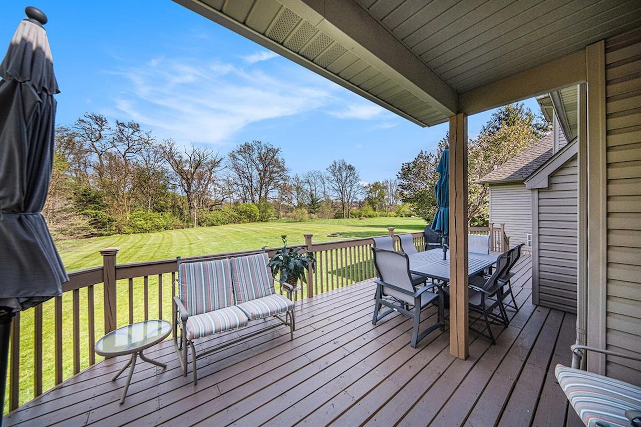 9693 Woodbend in York Twp, MI Photo 36