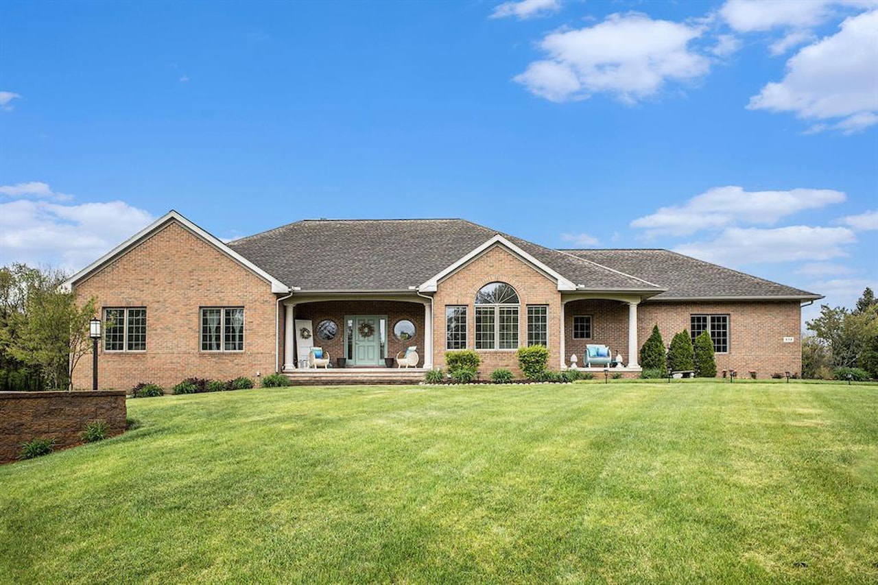 834 Joseph Ct in Sylvan Twp, MI