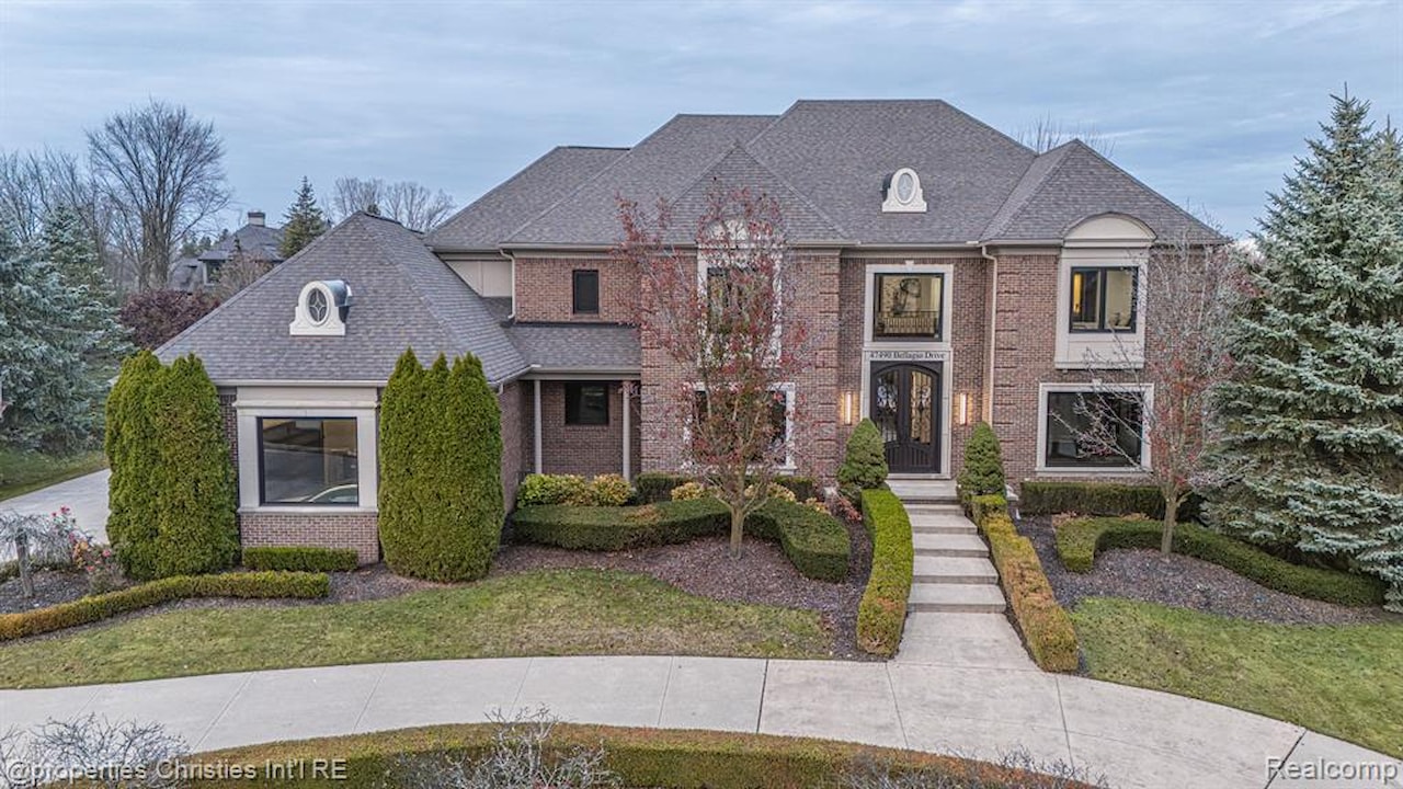 47490 Bellagio Dr in Novi, MI