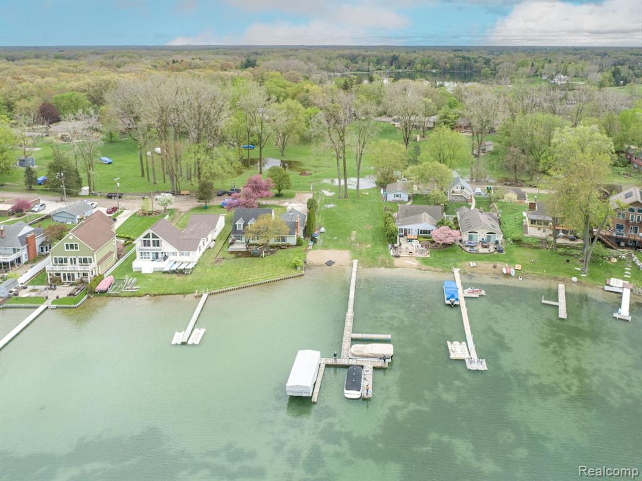 9550 Silverside in Green Oak Twp, MI Photo 8