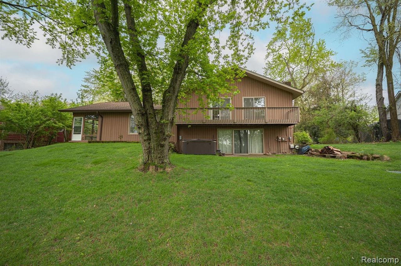 9550 Silverside in Green Oak Twp, MI Photo 3