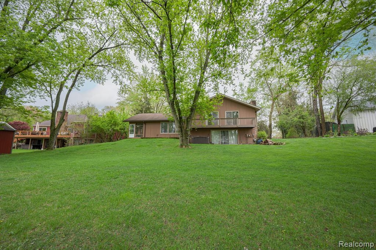 9550 Silverside in Green Oak Twp, MI Photo 4