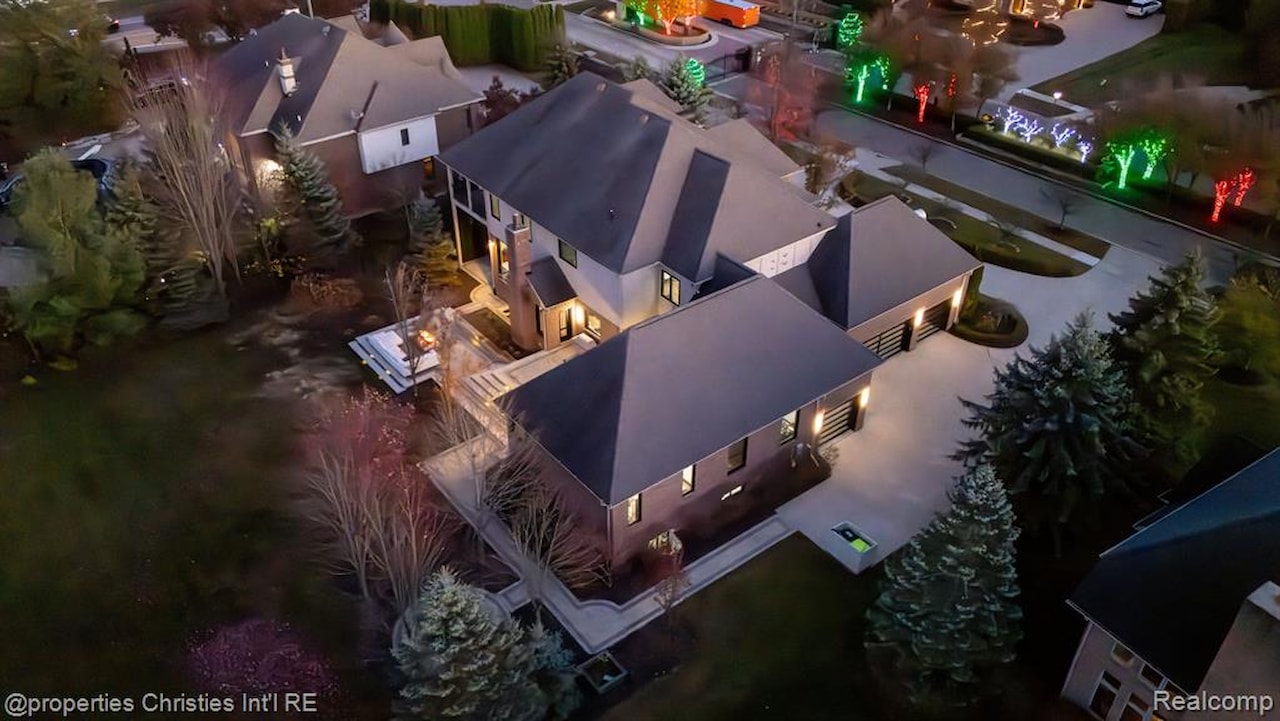 47490 Bellagio Dr in Novi, MI Photo 8