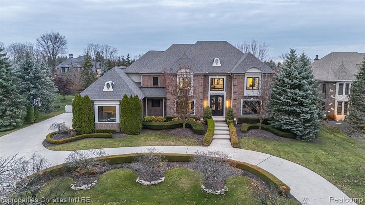 47490 Bellagio Dr in Novi, MI Photo 7