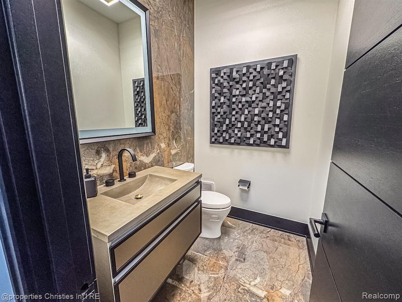 47490 Bellagio Dr in Novi, MI Photo 22