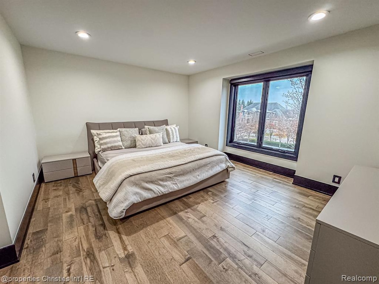47490 Bellagio Dr in Novi, MI Photo 44