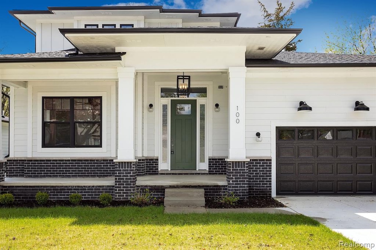100 Edmund Ave in Royal Oak, MI Photo 2