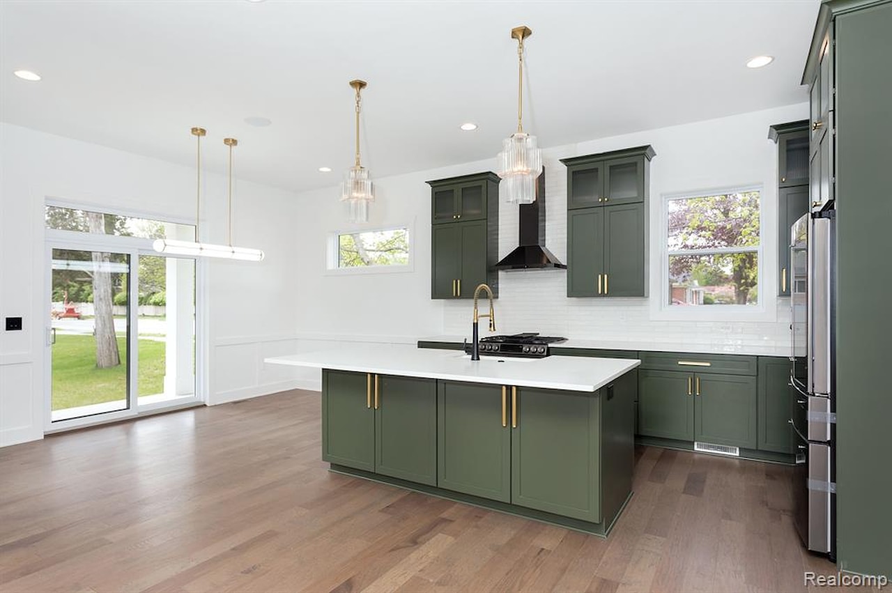 100 Edmund Ave in Royal Oak, MI Photo 11