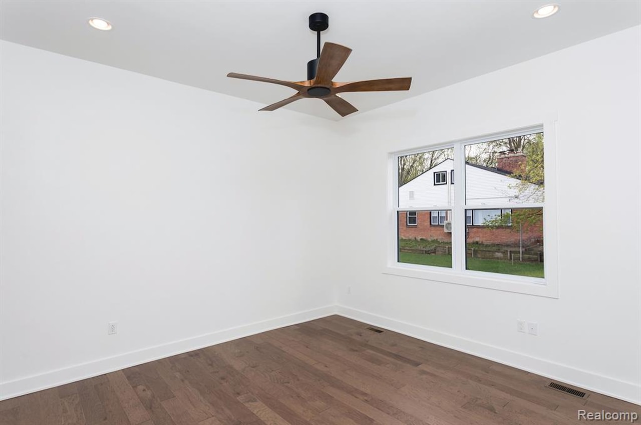 100 Edmund Ave in Royal Oak, MI Photo 21