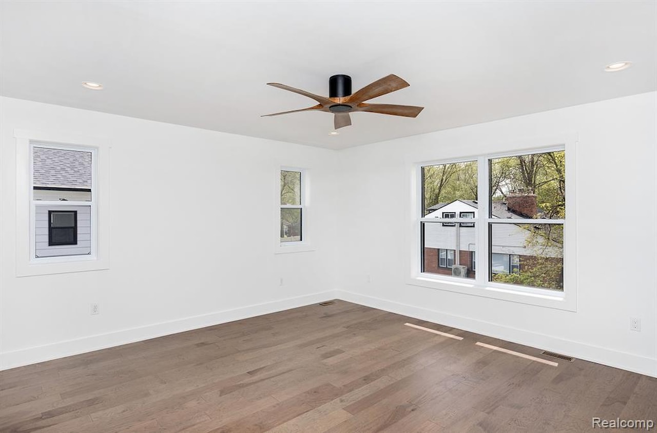 100 Edmund Ave in Royal Oak, MI Photo 30