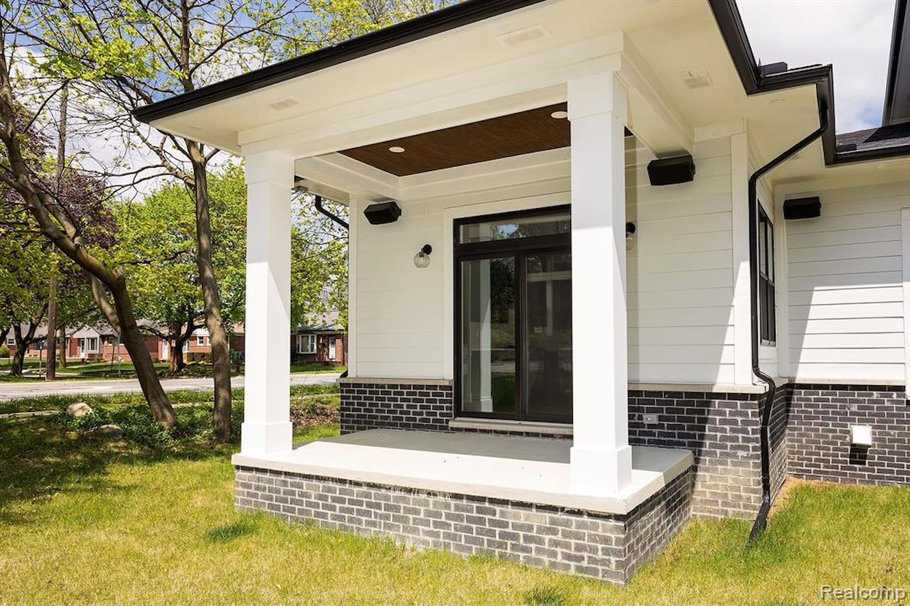 100 Edmund Ave in Royal Oak, MI Photo 49