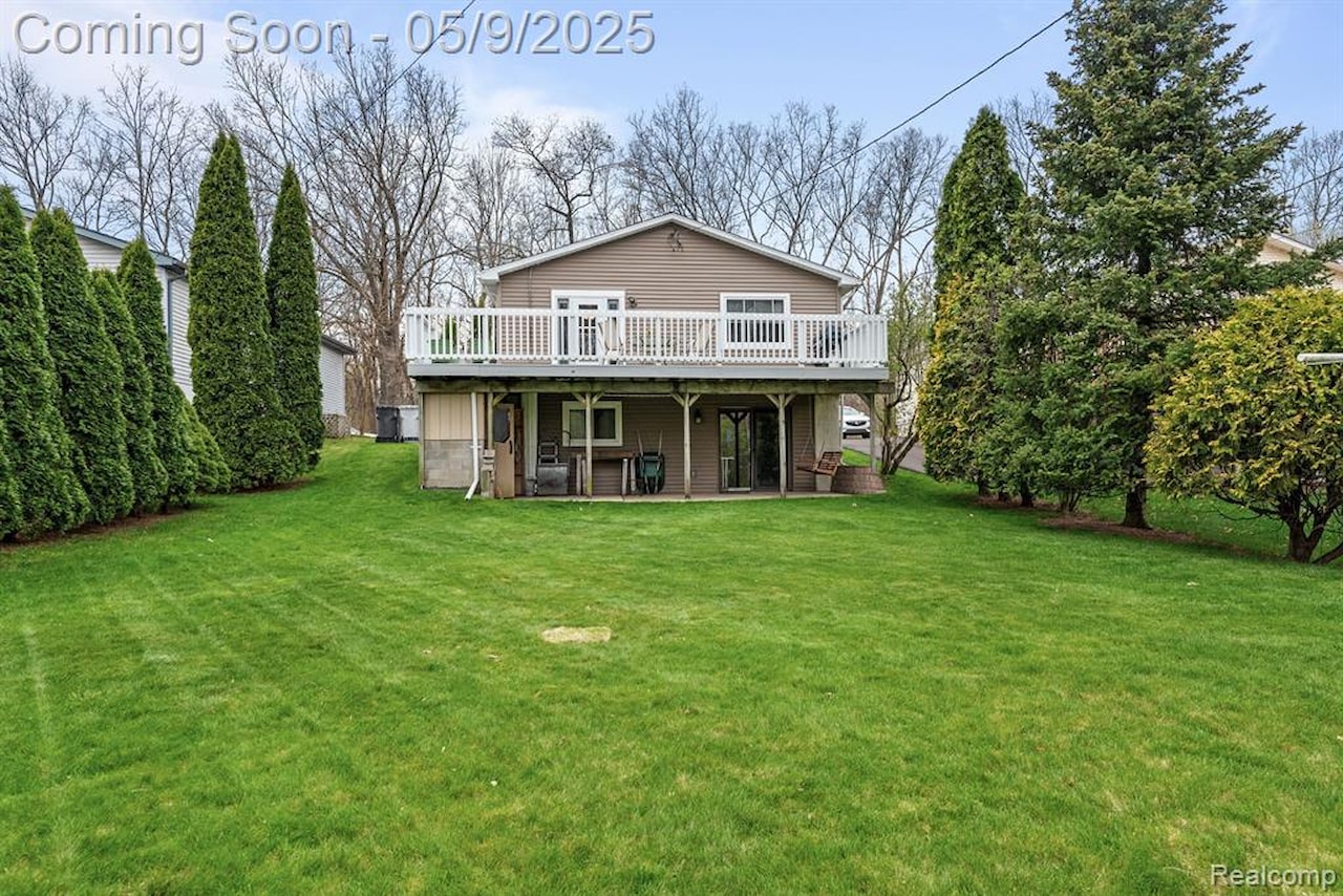 4945 Walker Dr in Brighton Twp, MI Photo 4