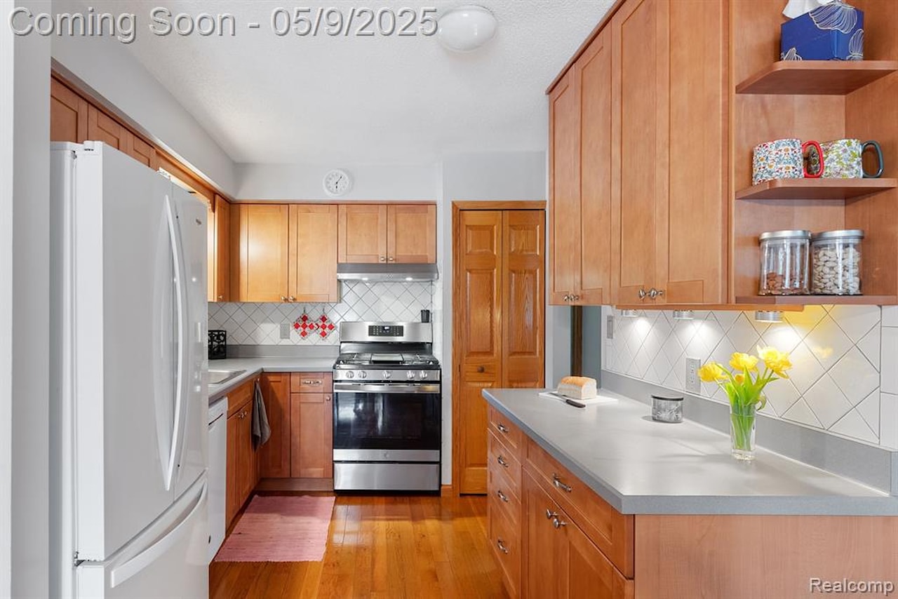 4945 Walker Dr in Brighton Twp, MI Photo 8